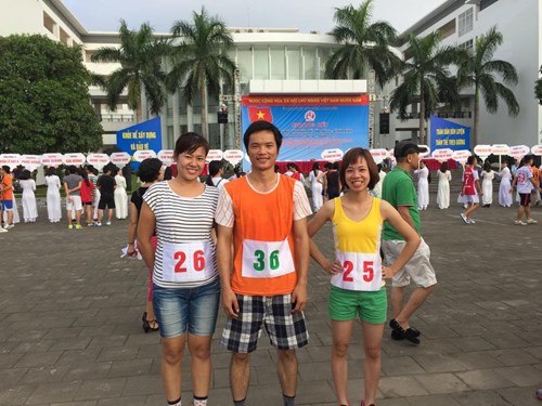 Các vận động viên trường mầm non Đô thị Việt Hưng sôi nổi tham gia giải chạy báo Hà Nội mới – Quận Long Biên