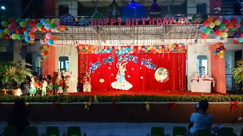 Trường mầm non Đô thị Việt Hưng tổ chức  Đêm hội trăng Rằm  và  Chúc mừng sinh nhật các bé tháng 9-10 
