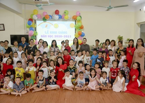 Các bé lớp MGL A1 hân hoan chào đón ngày lễ khai giảng năm học mới