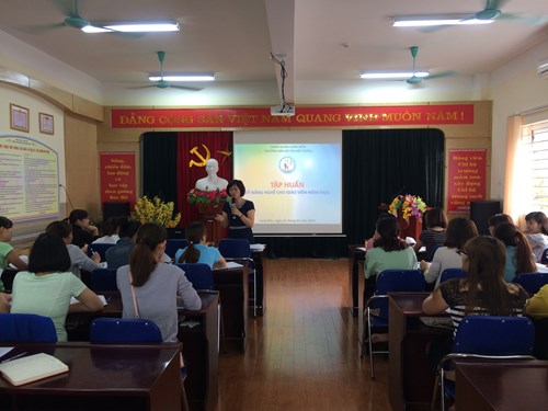 Trường Mầm non đô thị Việt Hưng tổ chức tập huấn kỹ năng nghề cho 100% cán bộ giáo viên nhà trường.