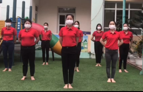 Thể dục sáng: Việt Nam ơi, đánh bay Covid