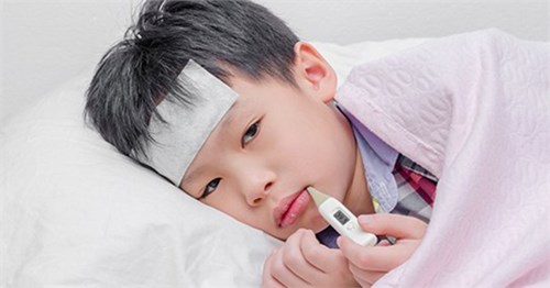 Mẹo trị hạ sốt cho con nhanh chóng không cần dùng đến thuốc