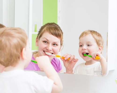 Mẹo giúp trẻ thích đánh răng