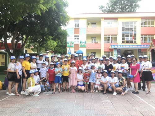 Trường mầm non Đức Giang tổ chức cho tập thể cán bộ giáo viên, nhân viên tham quan du lịch hè 2022.