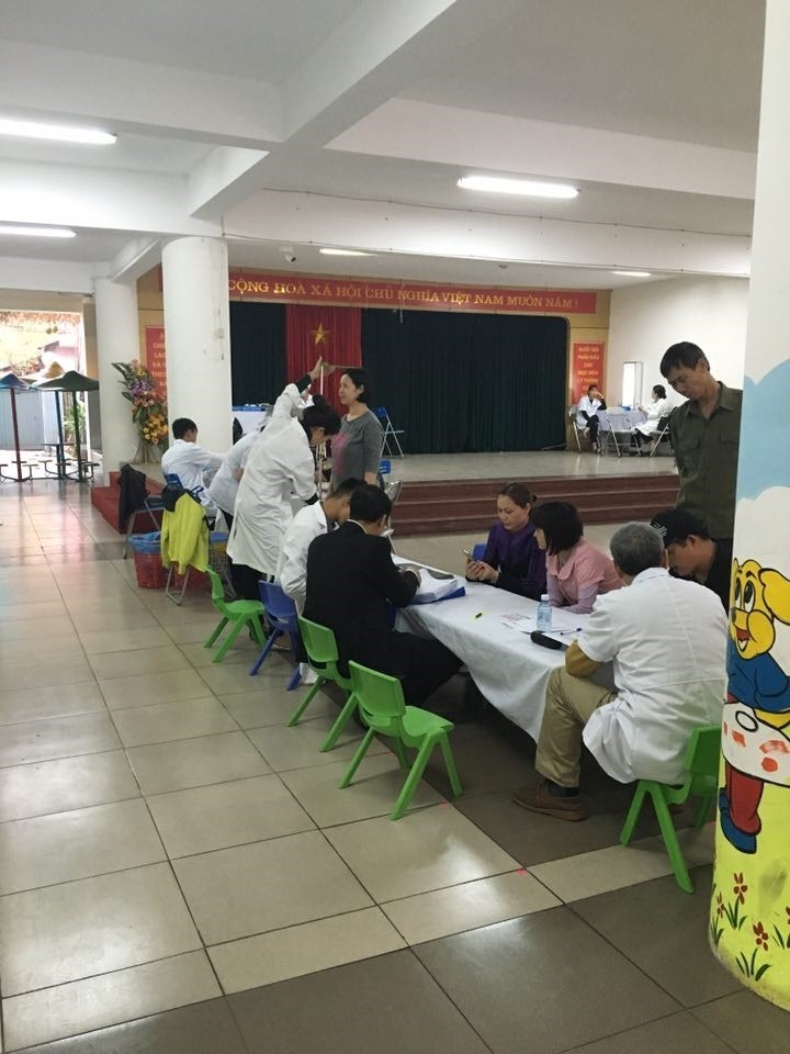 Trường mầm non Đức Giang tổ chức khám sức khỏe định kỳ cho cán bộ, giáo viên, nhân viên năm học 2016 - 2017