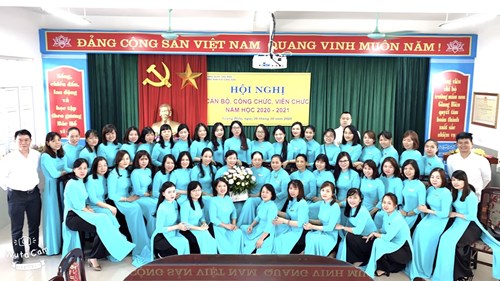 Hội nghị  cán bộ,công chức, viên chức trường mầm non Giang Biên