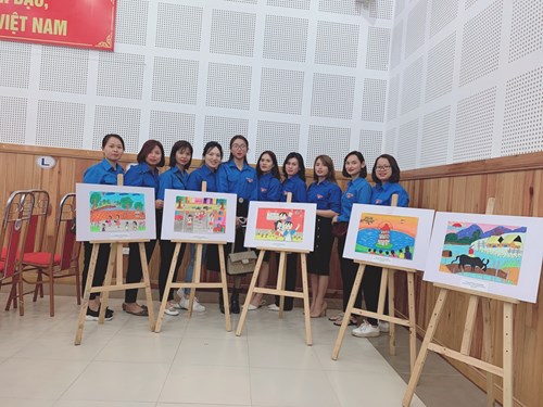 Đoàn thanh niên trường MN Giang Biên tham gia lễ kỹ niệm 90 năm ngày thành lập đoàn TNCS Hồ Chí Minh