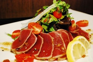 Salad cá ngừ Tataki đến từ đất nước Nhật Bản