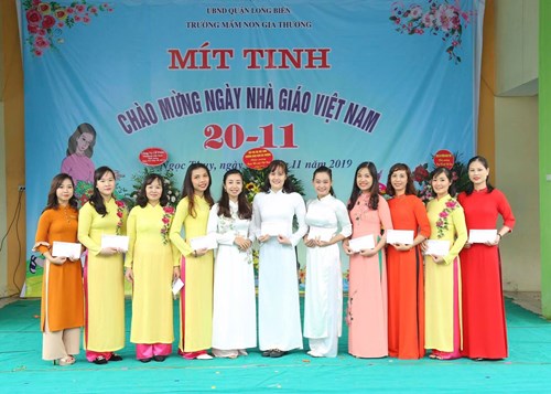 Lớp MGN B2 hân hoan chào mừng ngày nhà giáo Việt Nam 20 tháng 11 năm 2019
