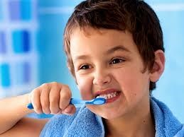 Dạy bé tập đánh răng