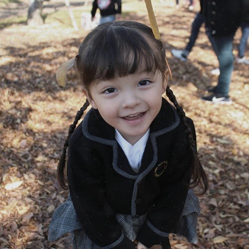 Tài Năng Nhí: Cô bé 4 tuổi, xinh đẹp như búp bê và giao tiếp lưu loát 4 ngoại ngữ