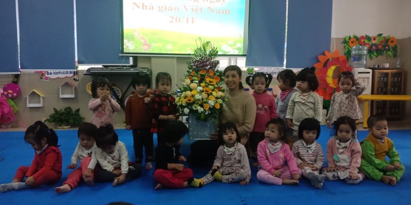 Lớp nhà trẻ D1 hân hoan chào mừng ngày nhà giáo Việt Nam 20.11