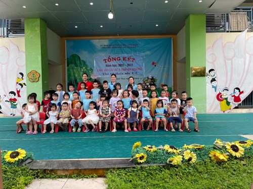 Lớp Mẫu giáo bé C3 tổ chức lễ Tổng kết năm học và tặng quà 1 - 6 cho các bé