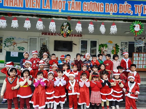 Chào đón Noel và tham dự tiệc sinh nhật cùng các bạn nhỏ lớp MGN B4 trường mầm non Gia Thượng