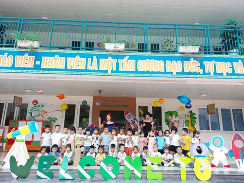 Hình ảnh đáng yêu của các bạn lớp MNG B4 - Trong ngày đầu tiên quay trở lại trường sau kỳ nghỉ hè