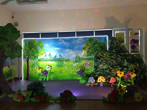 Hội thi Giáo viên giỏi cấp quận của cô Nguyễn Thị Huế 
Lớp MGN B1
Tiết kể chuyện sáng tạo
Truyện: Tài năng rừng xanh.