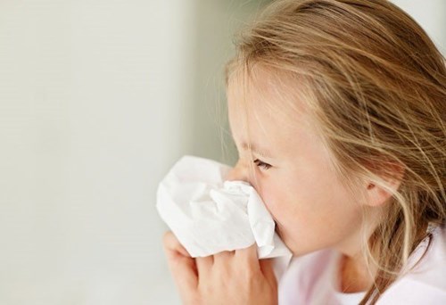Mùa lạnh, đề phòng bệnh cúm cho trẻ em