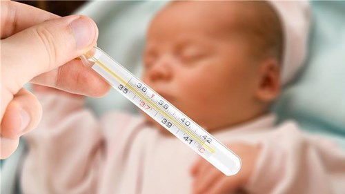 10 nguyên tắc mẹ cần nhớ khi trẻ bị sốt