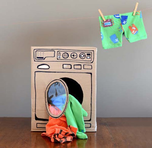 Cùng bé làm máy giặt từ bìa caton