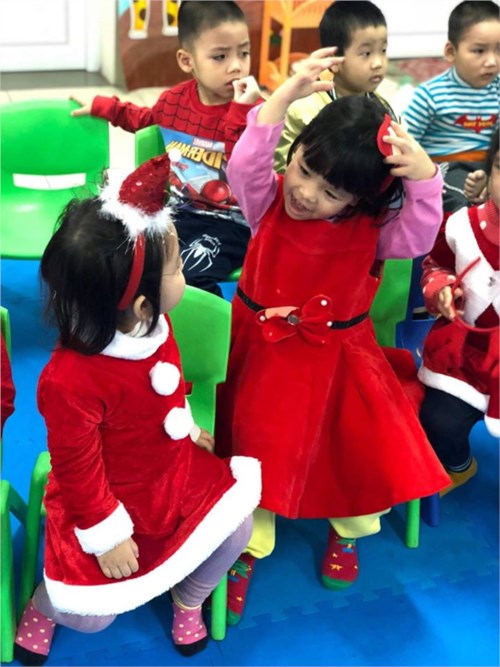  Giáng Sinh ấm áp và tràn ngập yêu thương của các bé lớp MGB C2