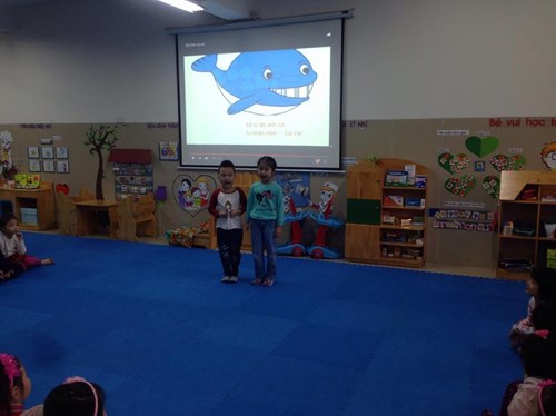 Các bé A2  cùng đọc thơ  Cá voi 