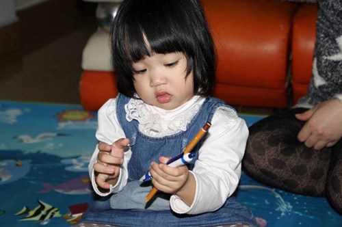Em bé biết đọc sớm nhất Việt Nam - Nguyễn Ngọc Tuệ Nhi