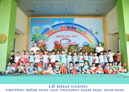 Các bé lớp MGL A5 tưng bừng cờ hoa trong Lễ khai giảng năm học mới 2019-2020