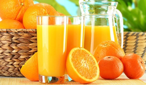 Trẻ mây tháng uống được nước cam?