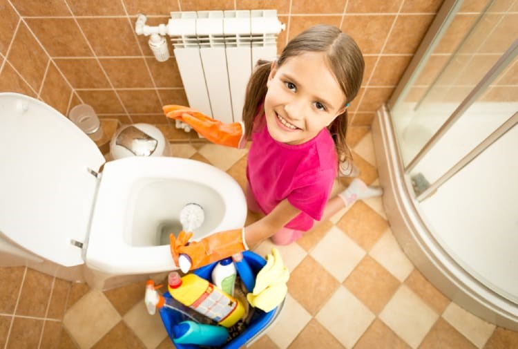 Dạy trẻ biết cách vệ sinh Toilet