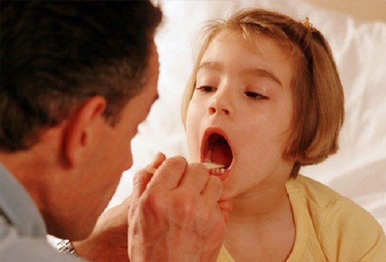 Cách chữa đau rát họng đơn giản tại nhà
