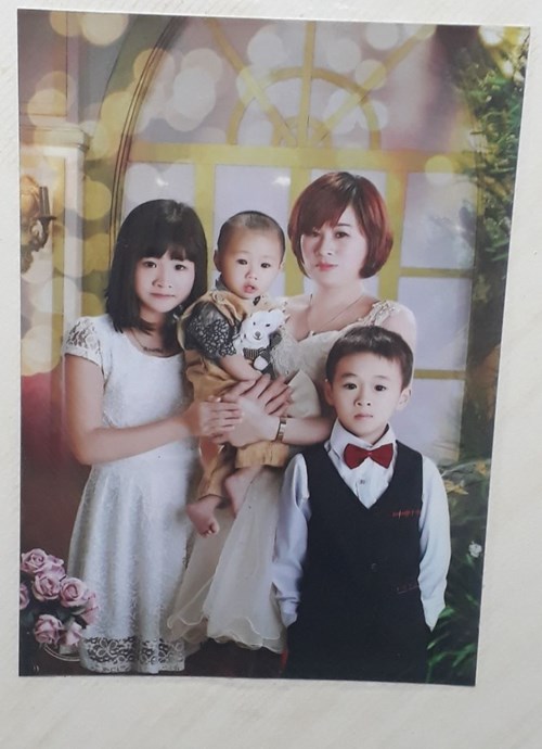 Bốn mẹ con thật xinh đẹp của gia đình nhà bạn Văn Lộc lớp MGL - A5