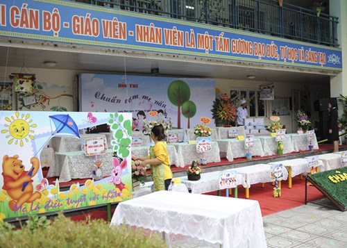 Hội thi   Chuẩn cơm mẹ nấu  chào mừng ngày phụ nữ Việt Nam 20/10 của phụ huynh, học sinh và cô giáo trường mầm non Gia Thượng