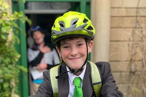 Barnaby Swinburn (12 tuổi) đã xin bố mẹ bài kiểm tra IQ làm món quà nhân dịp Giáng sinh và nhận về số điểm 162