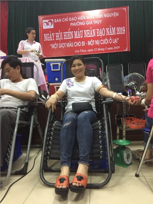 Cán bộ giáo viên trường mầm non Gia Thụy tích cực tham gia hiến máu tình nguyện