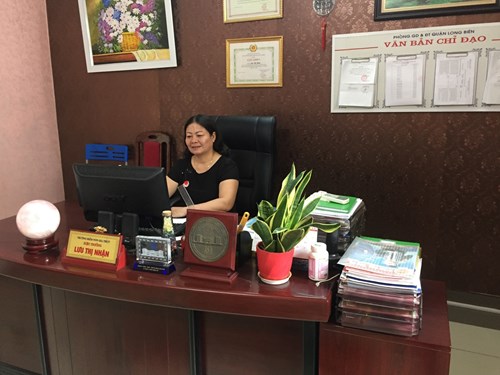 Cô Lưu Thị Nhận - một cán bộ quản lý năng động, luôn tận tâm với nghề.