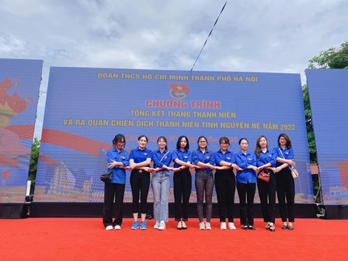 Đoàn thanh niên Trường mầm non Hoa Anh Đào tham gia các đội hình trong Lễ phát động chiến dịch Thanh niên tình nguyện năm 2022