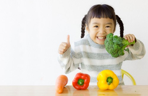 Bí quyết giúp trẻ ăn nhiều rau và hoa quả hơn