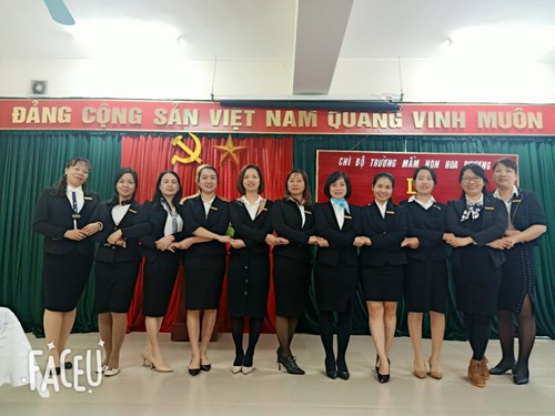 Chi bộ Mầm non Hoa Phượng tổ chức Lễ kết nạp Đảng viên cho quần chúng ưu tú Dương Thị Thoan và Đặng Thu Thuỷ