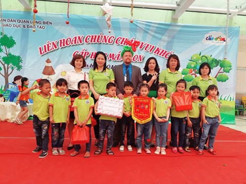 Trường MN Hoa Phượng sôi nổi tham gia Liên hoan “Chúng cháu vui khỏe” cấp học mầm non Quận Long Biên