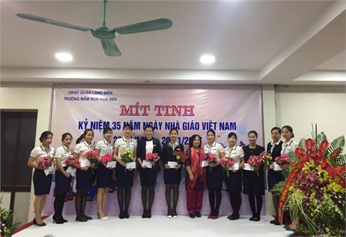 Trường MN Hoa Sen tổ chức Mittinh kỷ niệm 35 năm ngày Nhà giáo Việt Nam