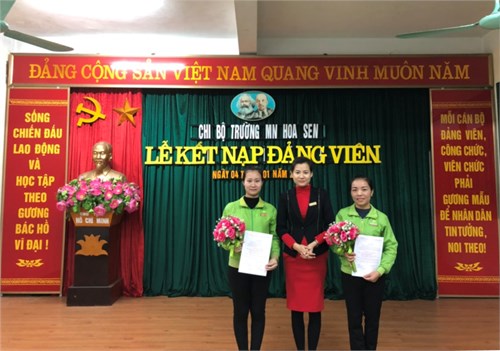Chi bộ trường mầm non Hoa Sen tổ chức Lễ kết nạp đảng viên cho 2 quần chúng ưu tú 