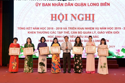 Trường mầm non Hoa sen vinh dự được Chủ tịch UBND Thành phố Hà Nội tặng Bằng khen “Hoàn thành xuất sắc nhiệm vụ năm học 2018 – 2019”