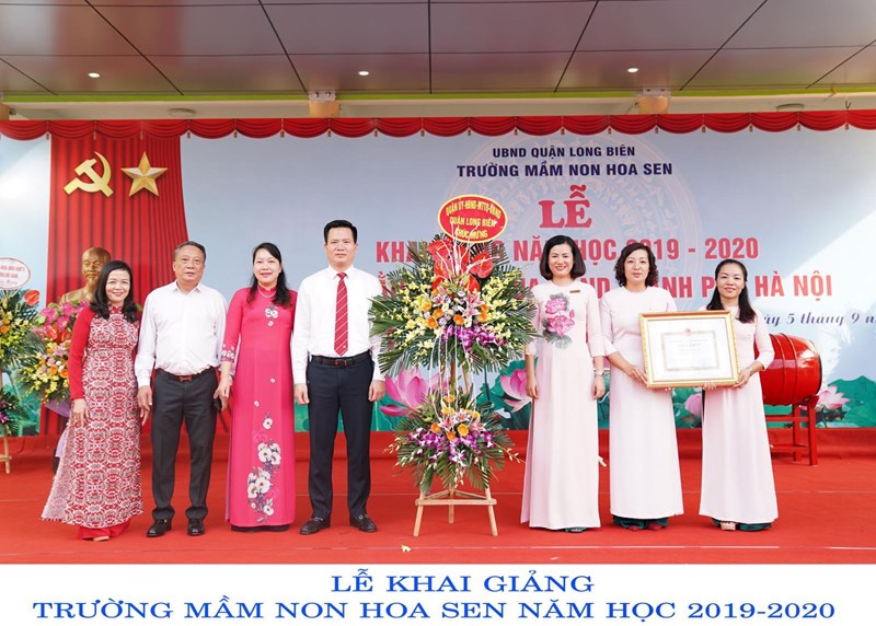 Trường mầm non Hoa Sen tưng bừng tổ chức lễ khai giảng năm học mới 2019-2020 và đón bằng khen của UBND thành phố Hà Nội