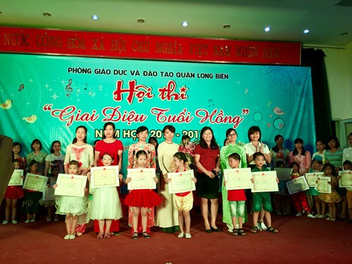 Xuất sắc dành giải Nhất tham gia hội thi  Giai điệu tuổi hồng  quận Long Biên năm học 2016-2017