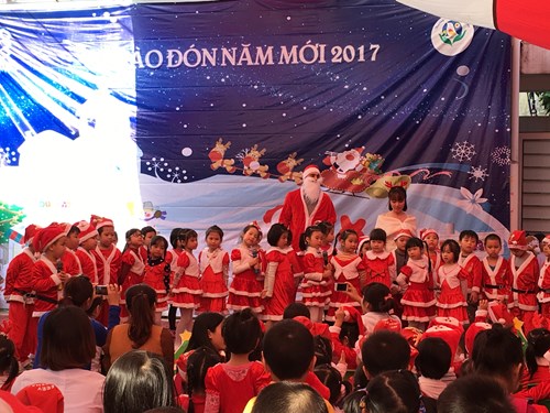 Tổ chức Chương trình  Noel chào năm mới 2017  và giao lưu trò chơi tiếng Anh
