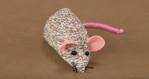 Đồ chơi tự tạo: Cách làm chú chuột nhồi bông ngộ nghĩnh bằng tất