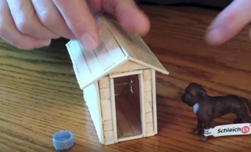 Đồ chơi tự tạo: Cách làm ngôi nhà đồ chơi cho cún bằng que đè lưỡi