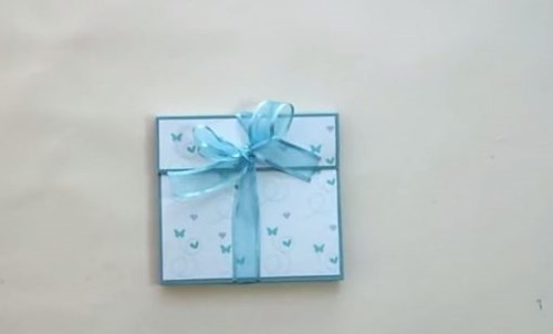 Đồ chơi tự tạo: Cách làm thiệp sinh nhật đính cánh bướm giấy độc đáo
