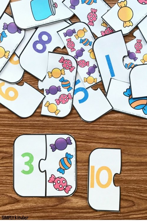 Đồ chơi tự tạo: Cách làm đồ chơi học tập cho trẻ mầm non:Tìm mảnh ghép giữa số và hình
