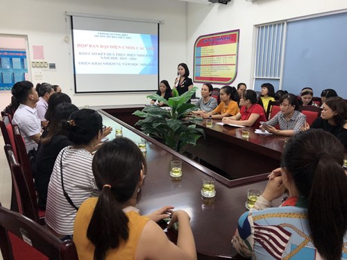 Trường mầm non Hoa Thủy Tiên tổ chức họp phụ huynh triển khai nhiệm vụ năm học 2020 - 2021